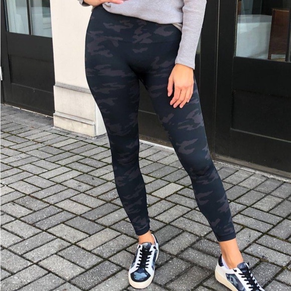 Spanx look at me now leggings in black camo - Picture 2 of 4